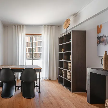 Portola Penthouse By Ymr