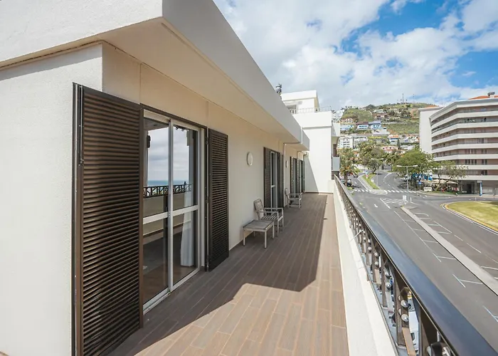 Portola Penthouse By Ymr *