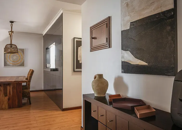 Portola Penthouse By Ymr Appartement