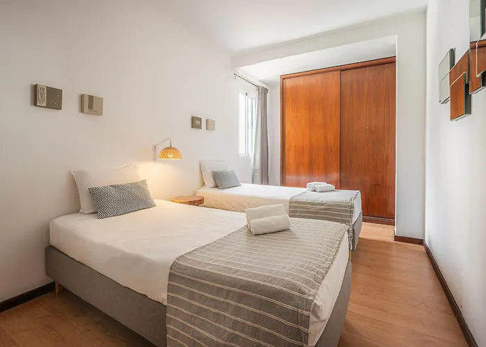 Portola Penthouse By Ymr Appartement *