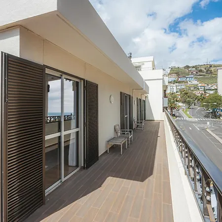 Portola Penthouse By Ymr *